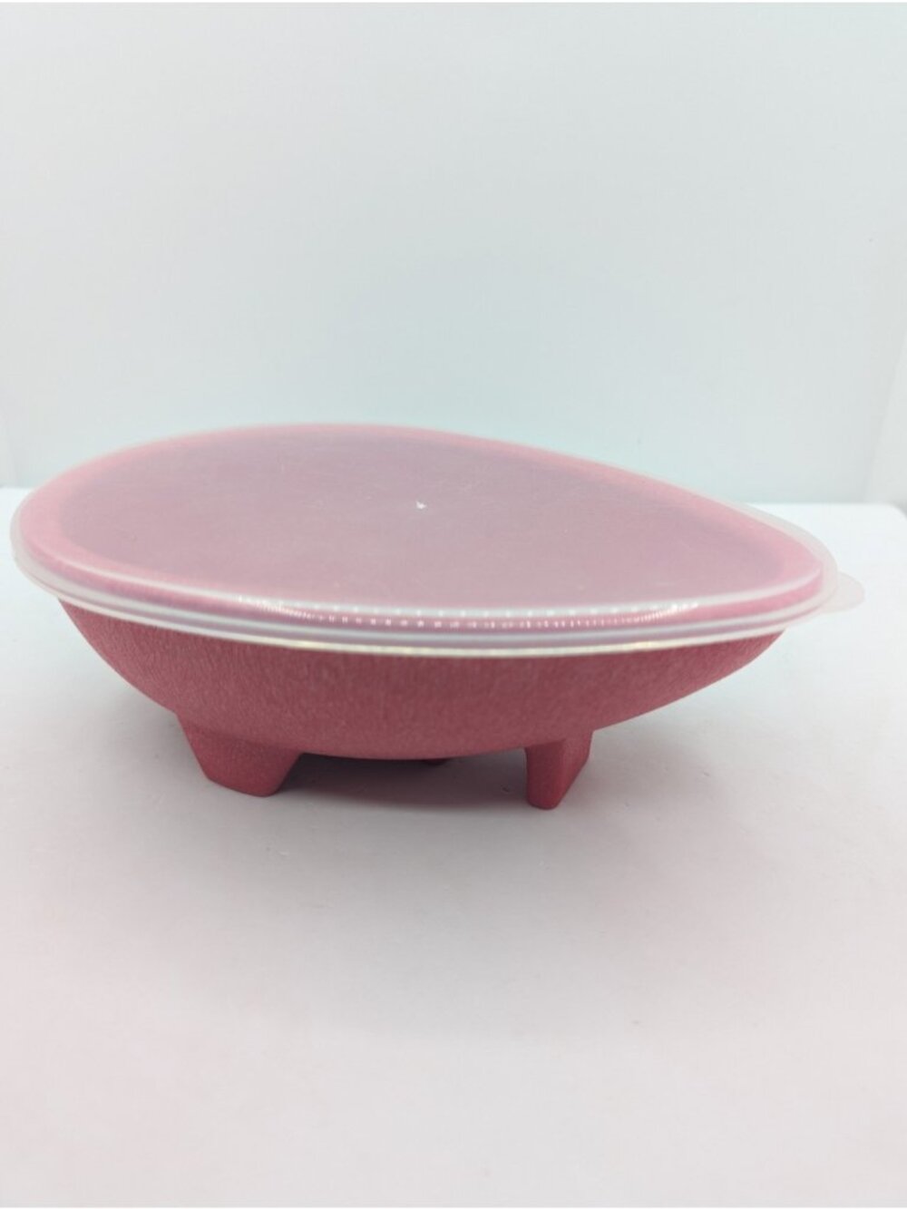 American Maid P-03068 Footed Dip Bowl  Red With Lid 30 oz READ